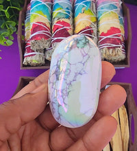 Aura Howlite Palmstones