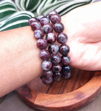 Arfvedsonite in Garnet Bracelet